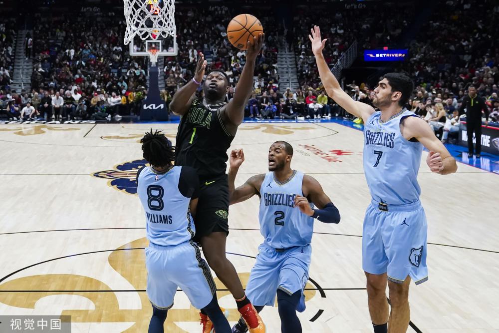 在跳水比赛 在跳水比赛