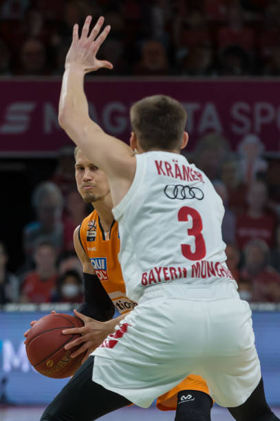 他在场上的 他在场上的